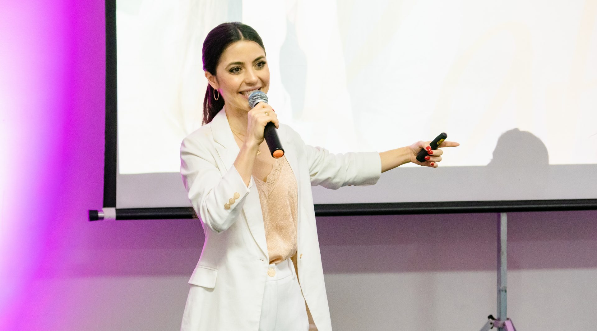 Kátia Cili palestrando